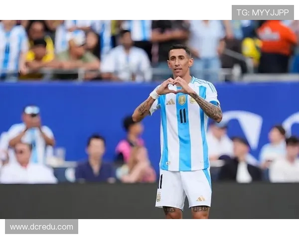 十年巴黎天使传奇：295 场造 212 球 + 19 冠，迪马利亚书写红蓝史诗